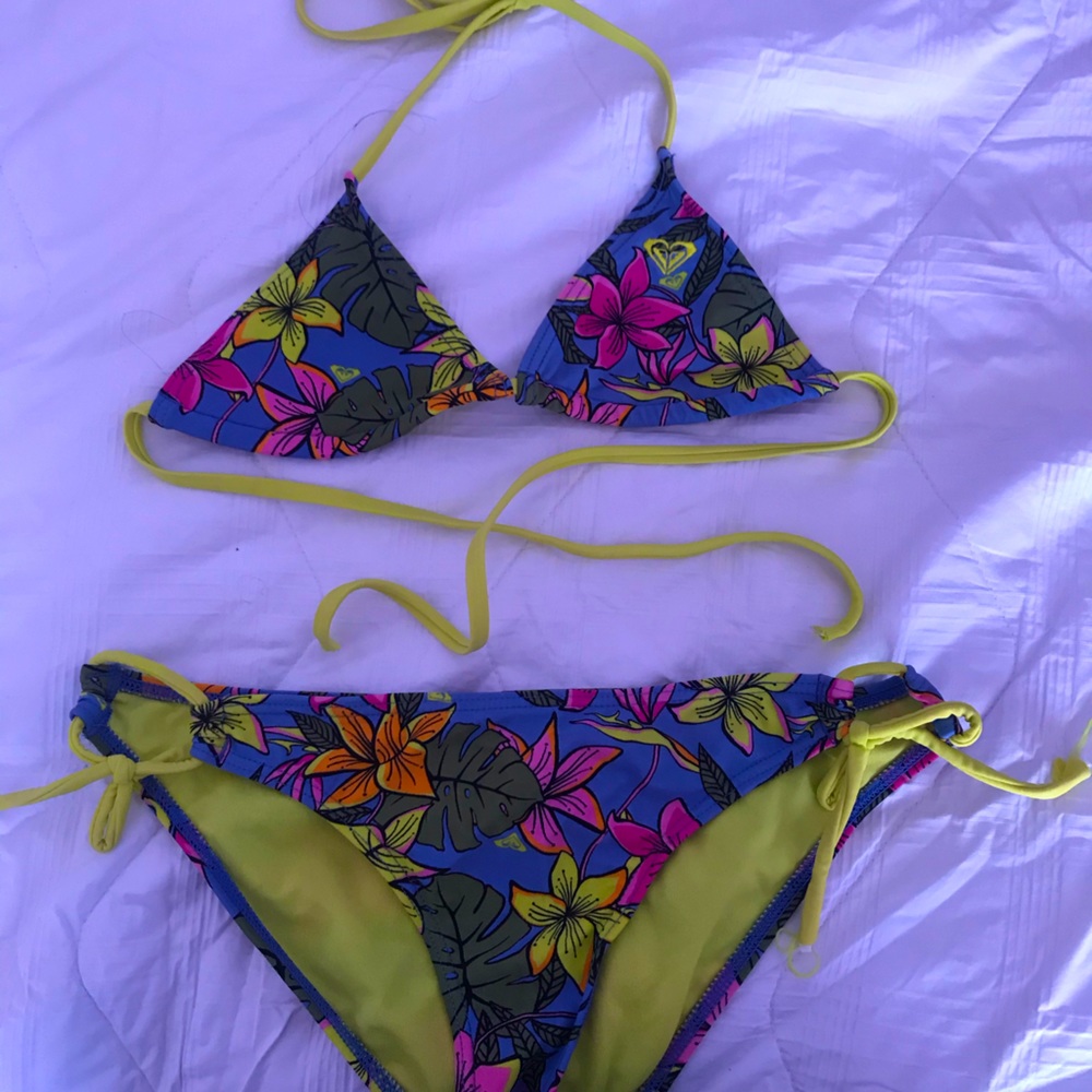 roxy floral bikini set